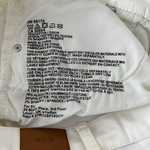 NWOT BDG Mid-Rise Twig Grazer White Jeans Size 32x26 - Picture 8 of 9